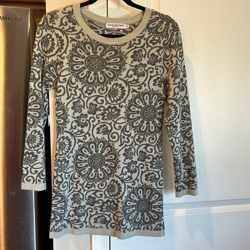 Grey sweater floral medium